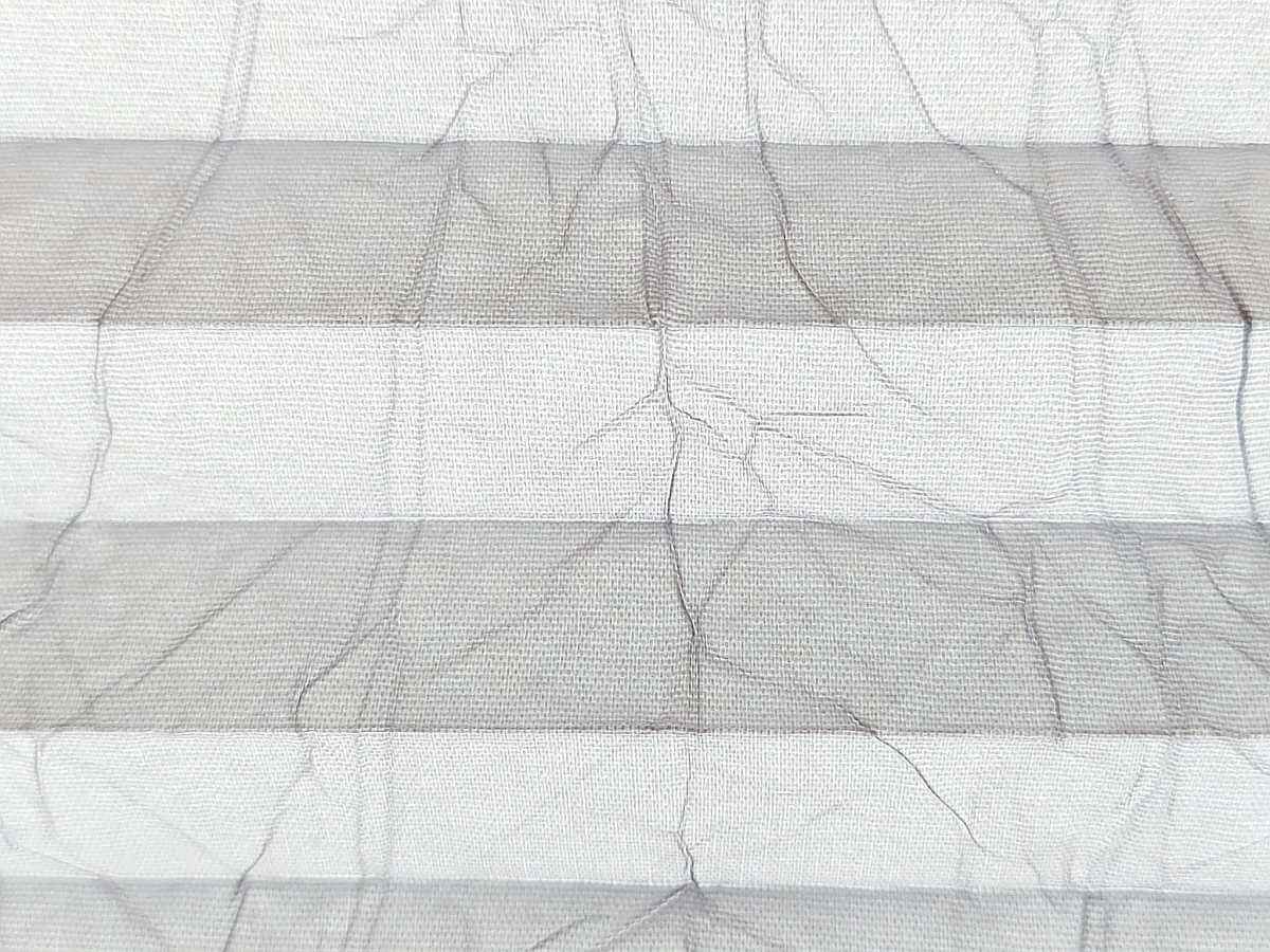 Harmaa rypytetty helmiäispinnoitteella peittävä kangasväri vekkikaihdin ulkokäyttöön