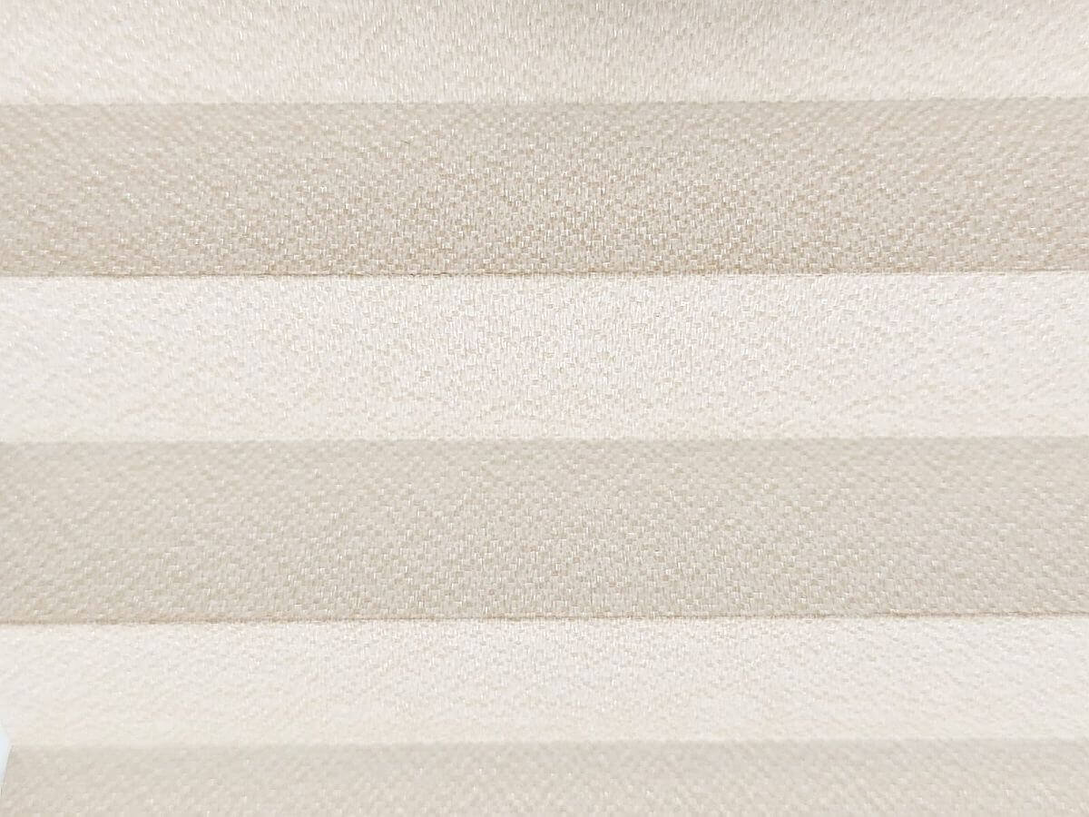 Luonnonvalkoinen helmiäispinnoitteella peittävä kangasväri vekkikaihdin ulkokäyttöön