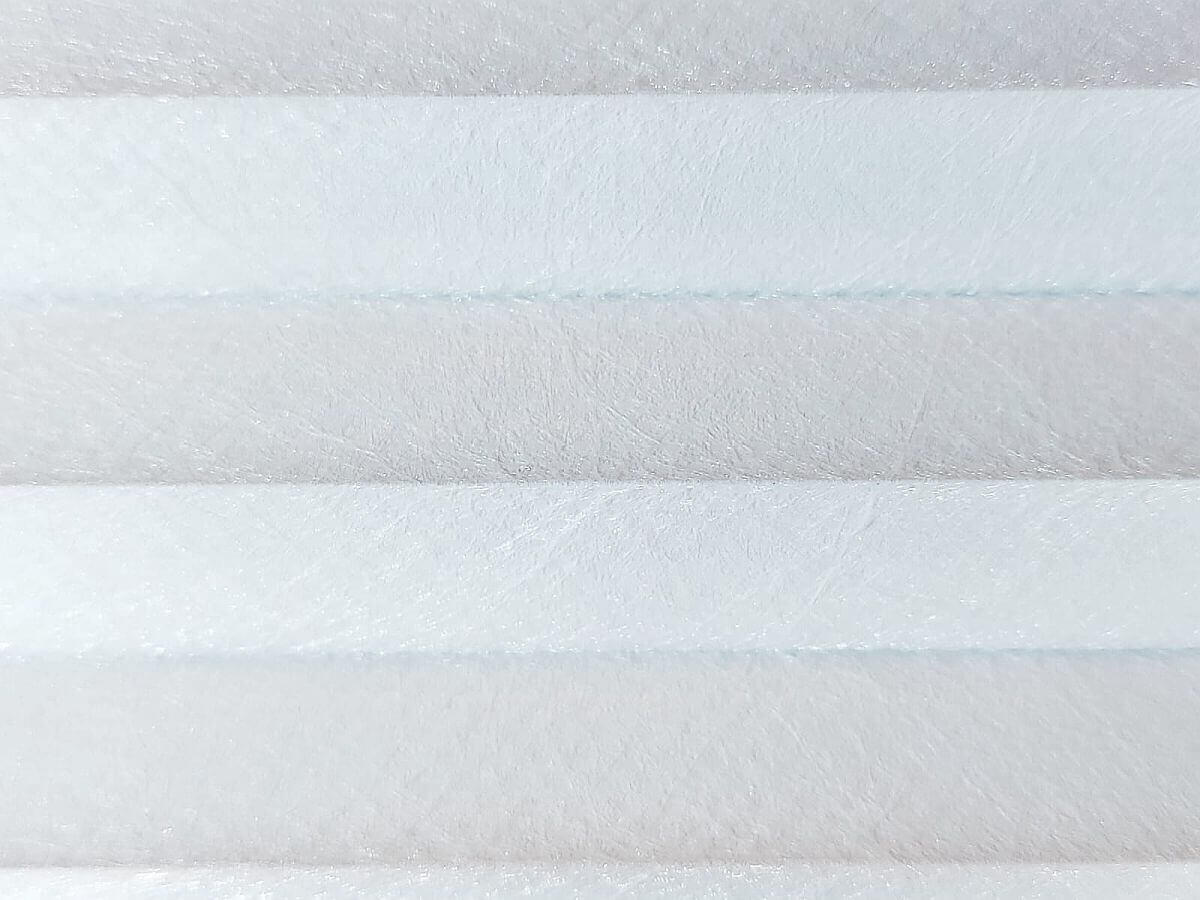 Vaaleanharmaa alumiinipinnoitteella pimentävä kangasväri vekkikaihdin ulkokäyttöön