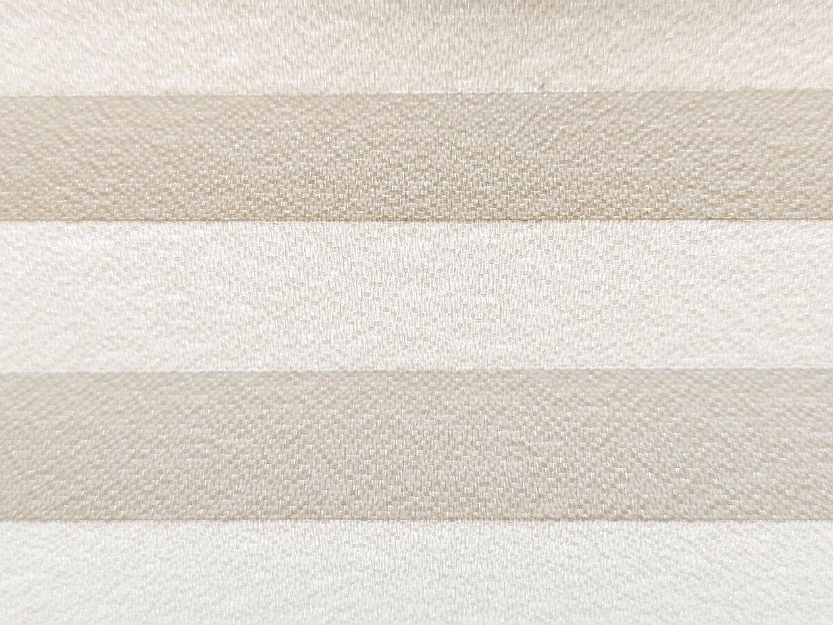 Vaaleanruskea helmiäispinnoitteella peittävä kangasväri vekkikaihdin ulkokäyttöön